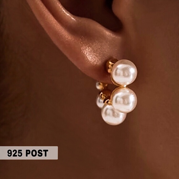 Jewelry - 🔵𝟲𝟱%𝗢𝗙𝗙 𝗯𝘂𝗻𝗱𝗹𝗲𝘀 𝟯+🔵 NEW Large Pearl Huggie Hoop Earrings